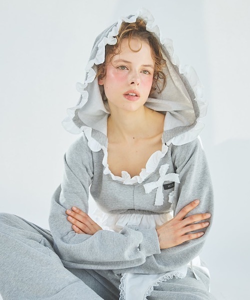 lilLilly（リルリリー） パーカー フリルスウェットパーカー