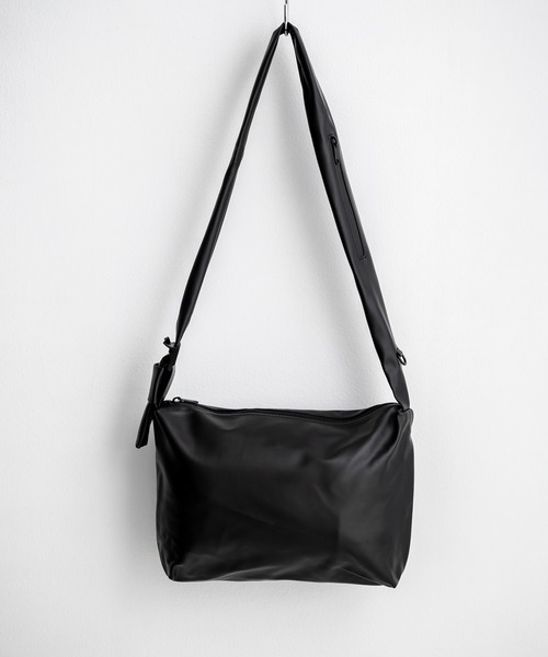 Ressaca（レサーカ） ショルダーバッグ フェイクレザー Dカン付き