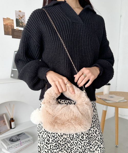 CLEA ショルダーバッグ バッグ チャーム付きファーショルダーバッグ