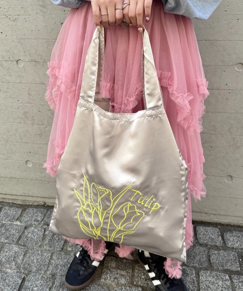 SOLLON.（ソルロン） トートバッグ チューリップ刺繍サテントート
