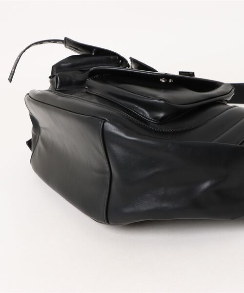 Revo. ショルダーバッグ Y2K グランジ 合皮レザー アウトポケット