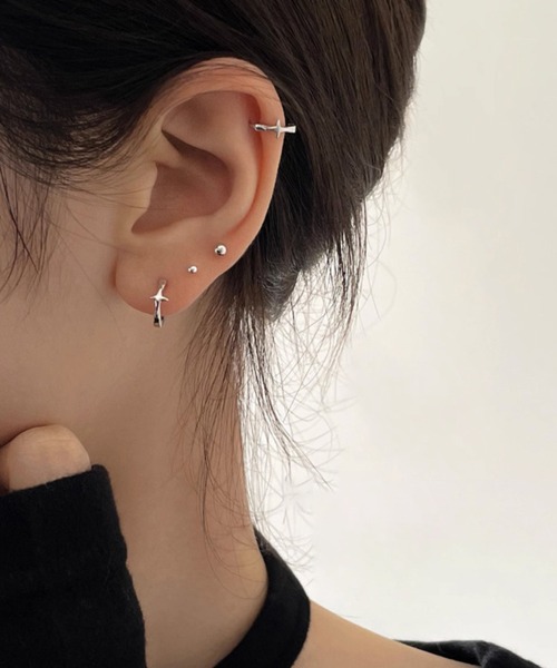 ◉ 唯 両耳用 タイニー クロス フープ ピアス（ノーブランド ◉ 唯 両