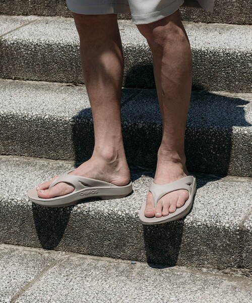 OOFOS（ウーフォス） サンダル Ooriginal「26.0-28.0cm」/ウー