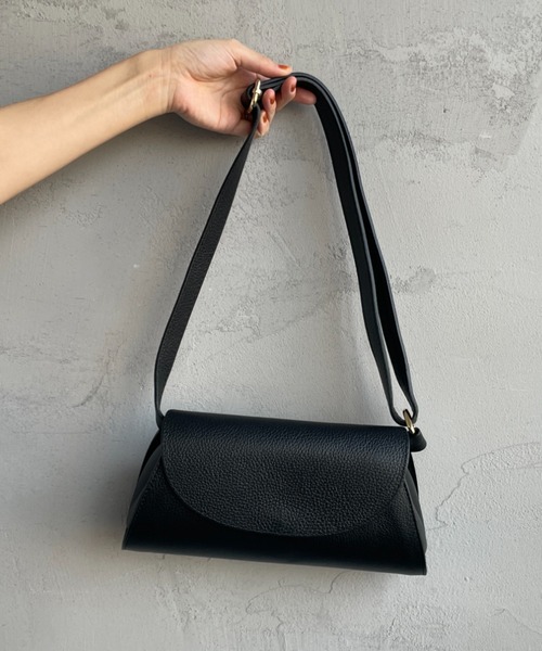 AULENTTI（オウレンティ） ショルダーバッグ バッグ 「AULENTTI