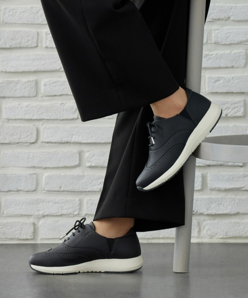 AcureZ（アキュアーズ） スニーカー トラッドテイスト「母趾にやさしい