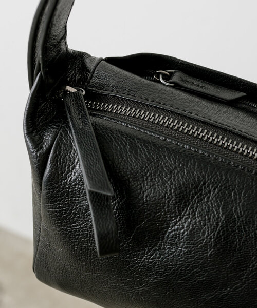 ear PAPILLONNER（イア パピヨネ） ショルダーバッグ バッグ 「本革