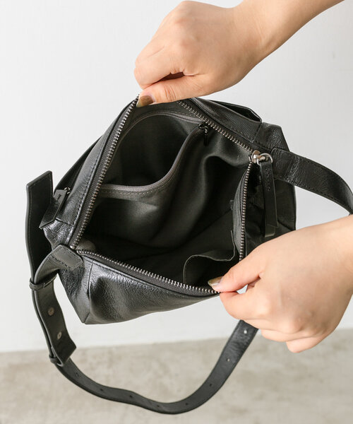 ear PAPILLONNER（イア パピヨネ） ショルダーバッグ バッグ 「本革