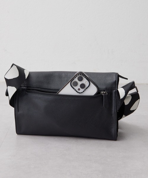 ear PAPILLONNER（イア パピヨネ） ショルダーバッグ バッグ 「本革