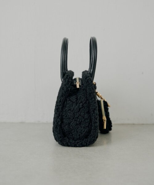 Chico（チコ） ボストンバッグ ロゴチャーム付きスエードムートン