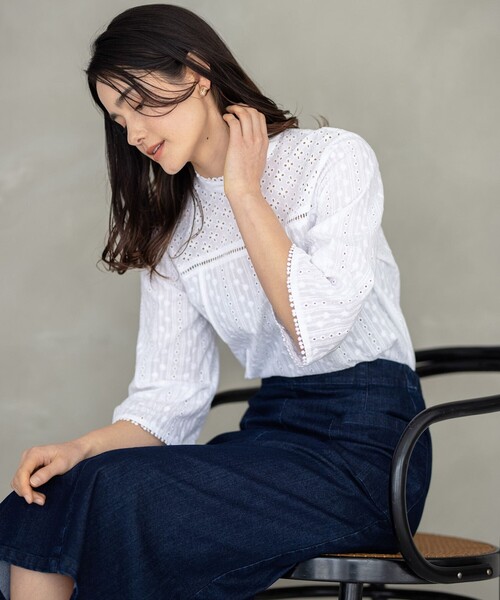 組曲（KUMIKYOKU） ブラウス シャツ エンブロイダリーレースハイネック