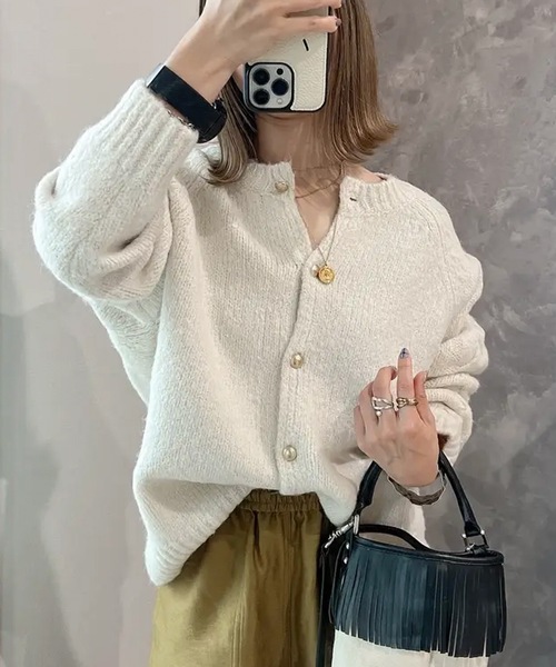 ニット セーター ゴールドボタン付きニットカーディガン レディース