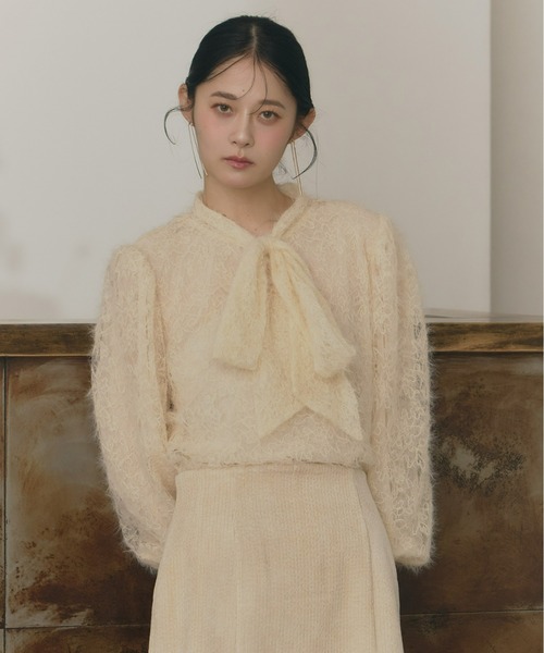 Olu.（オルドット） ブラウス シャツ スパンコールレースリボンタイ