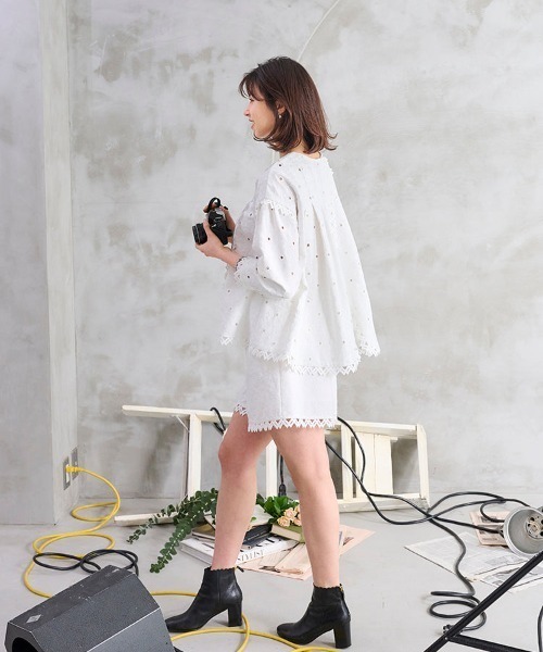 Chesty（チェスティ） ブラウス シャツ Cabbage フラワーパターン刺繍