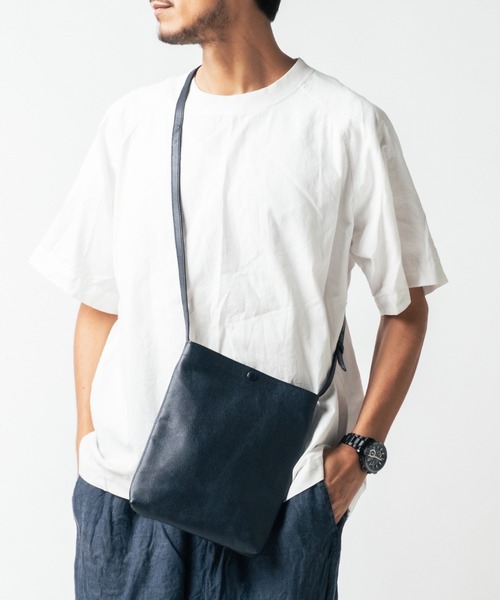 MURA（ムラ） ショルダーバッグ 牛革 マグネットボタン付 薄マチ 縦型