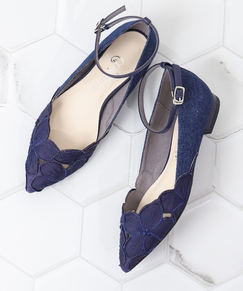 artemis by DIANA（アルテミス by ダイアナ） パンプス 花柄刺繍