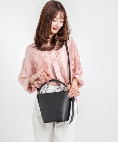 AULENTTI（オウレンティ） ショルダーバッグ バッグ 「AULENTTI