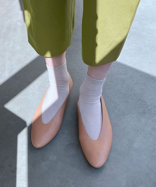 enchanted（エンチャンテッド） パンプス 本革ソフトレザーVカット