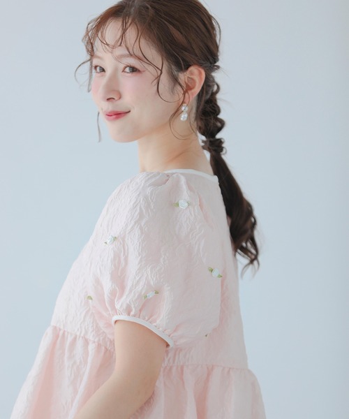 Fit more（フィットモア） ローズモチーフジャガードペプラムトップス