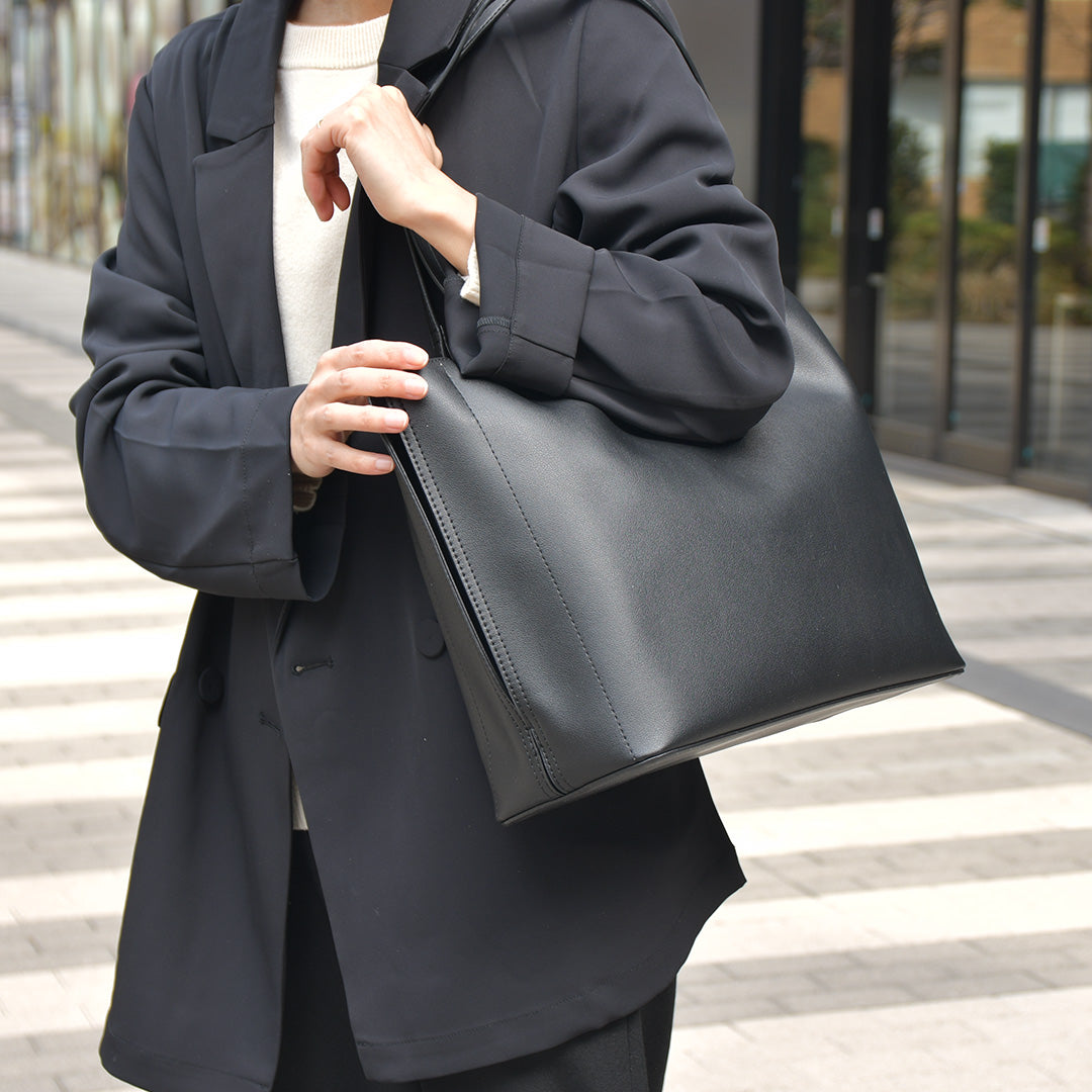 合成皮革バッグ｜お手入れ簡単＆上品に使える合成皮革を使用した大人の