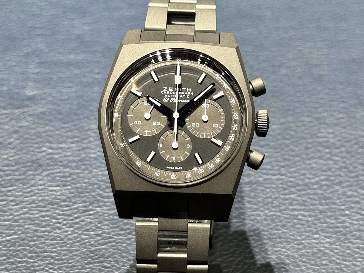 ダークな質感が魅力の『クロノマスター リバイバル シャドウ』から