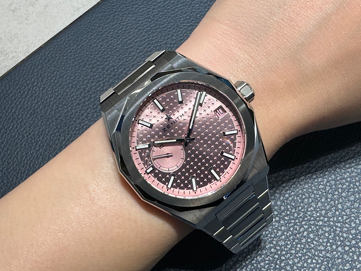 ピンク文字盤。ゼニスが手掛ける美しい一本。スーザン G. コーメン