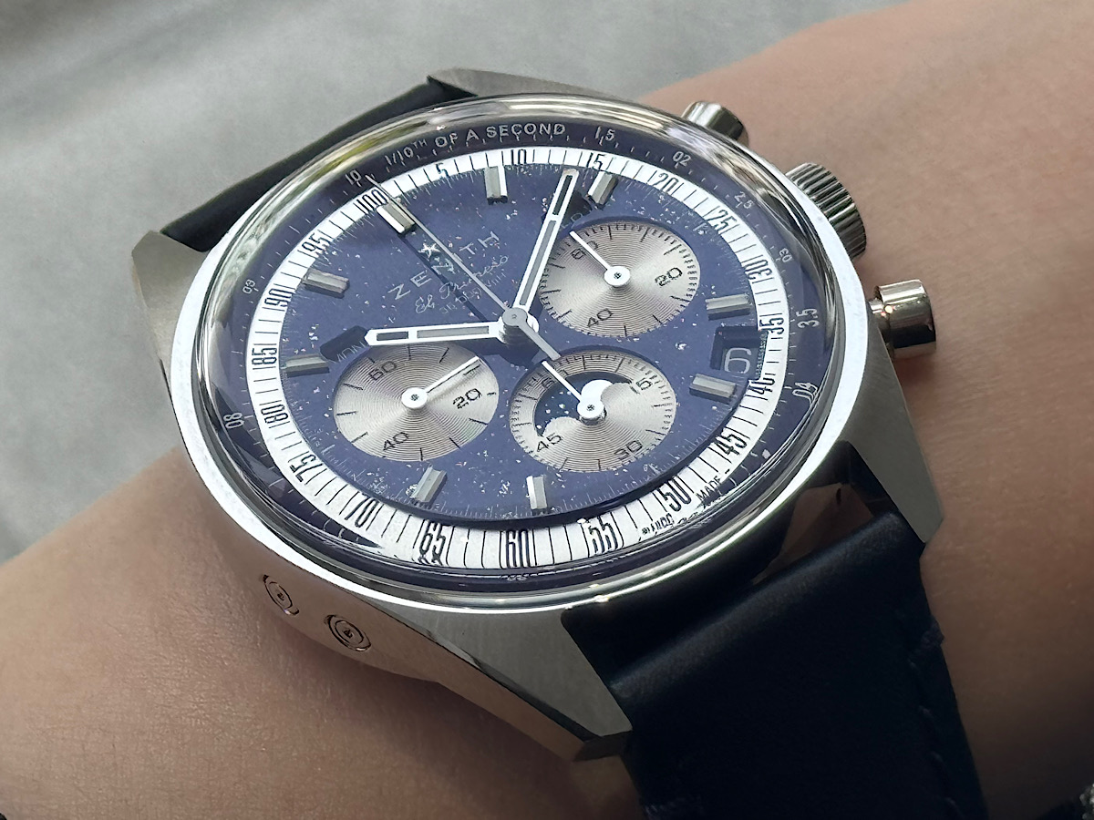 星降るダイヤルに浮かぶ月。神秘的なラピスラズリを纏った希少な一本