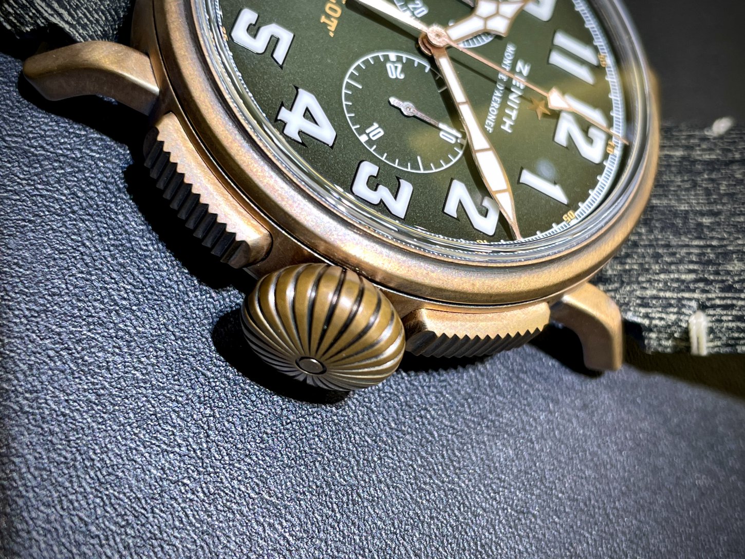 独特なヴィンテージ感を放つブロンズ製ケース！！『パイロット タイプ