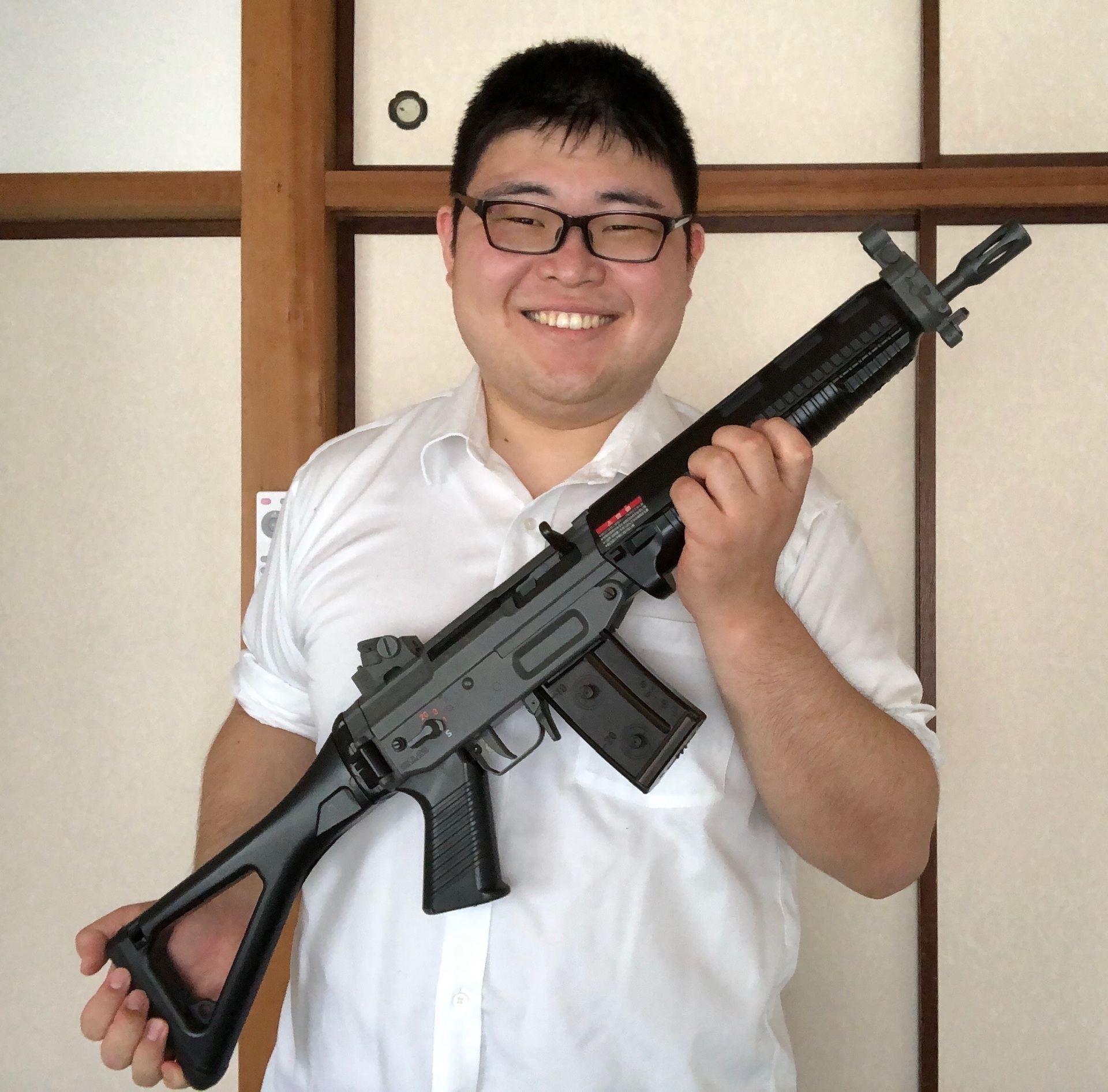 絶版品!!]世界で初めて3点バースト搭載 東京マルイ SIG550 レビュー