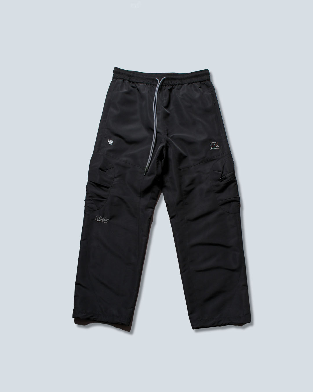 ナイロントラックパンツ – LIBEIRO