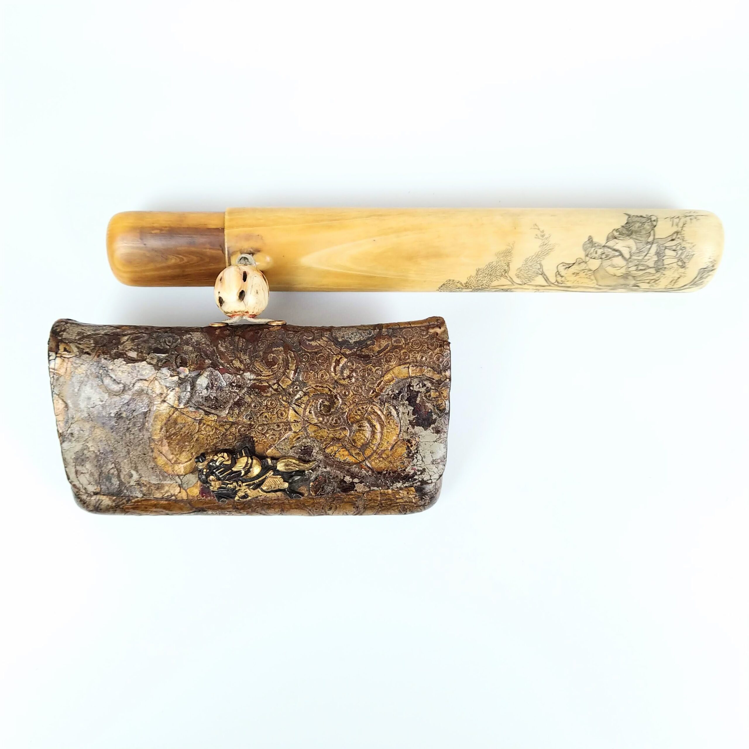 武者前金具煙草入れ 唐画煙管筒 – 古美術西川