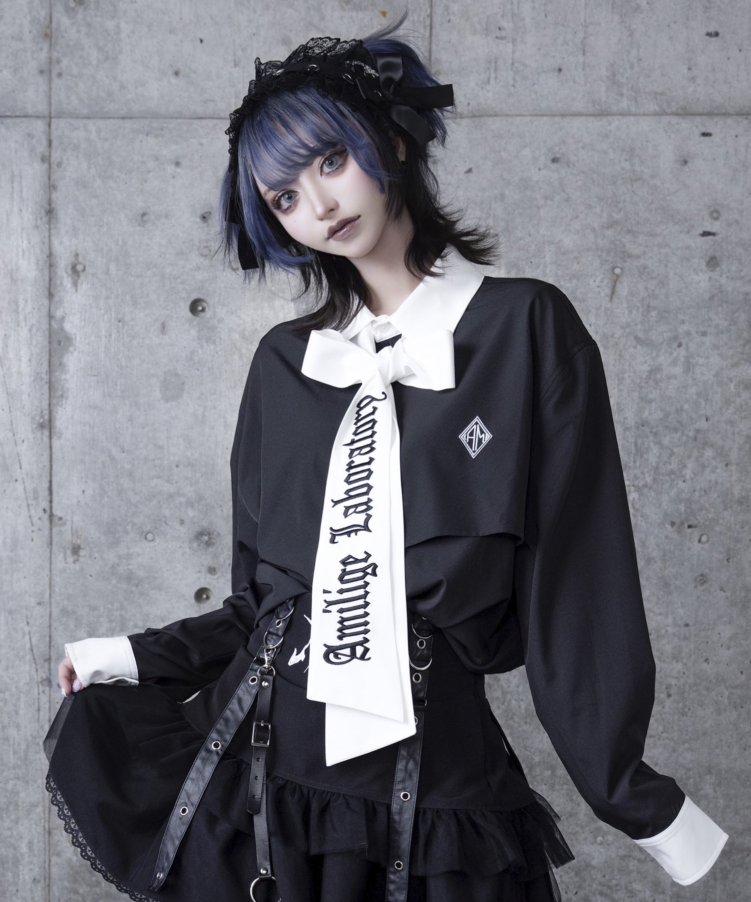 刺繍リボンネクタイ付きバイカラーシャツ– A AM STUDIO