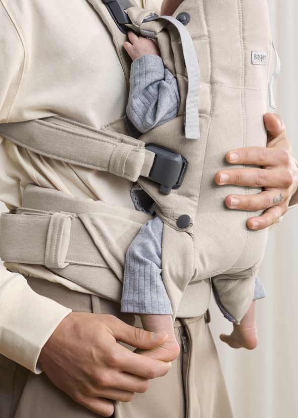 Baby Carrier Harmony—comfy, padded back support | BabyBjörn