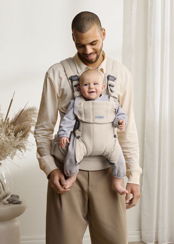 Baby Carrier Harmony—comfy, padded back support | BabyBjörn