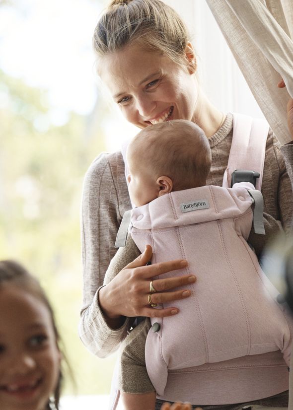 Baby Carrier Harmony—comfy, padded back support | BabyBjörn