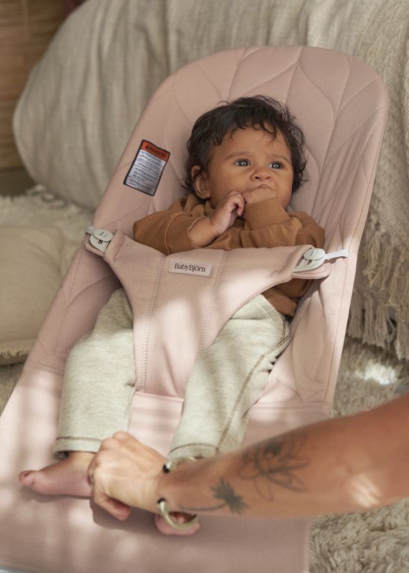 Bouncer Bliss—cozy for your newborn | BabyBjörn