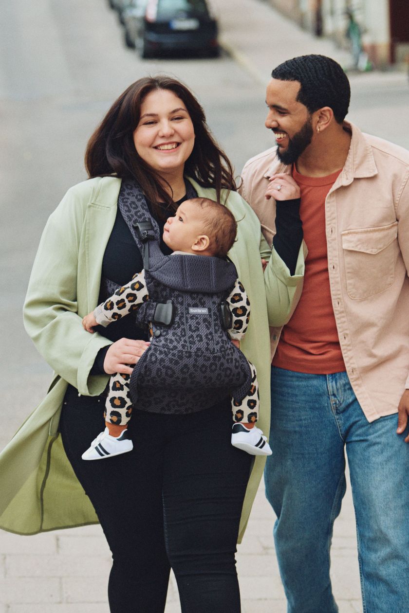Baby Carrier One Air in flexible, airy mesh | BabyBjörn