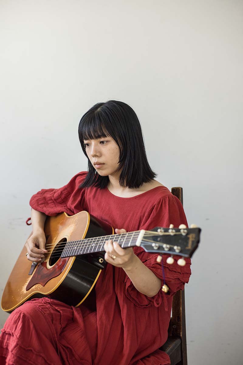 カネコアヤノが語る、Gibson J-50を愛用する理由｜AGM GUITAR GRAPH