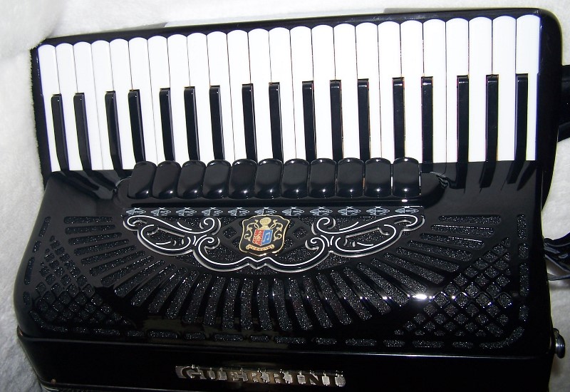 Guerrini Cassotto Accordion SN 12094