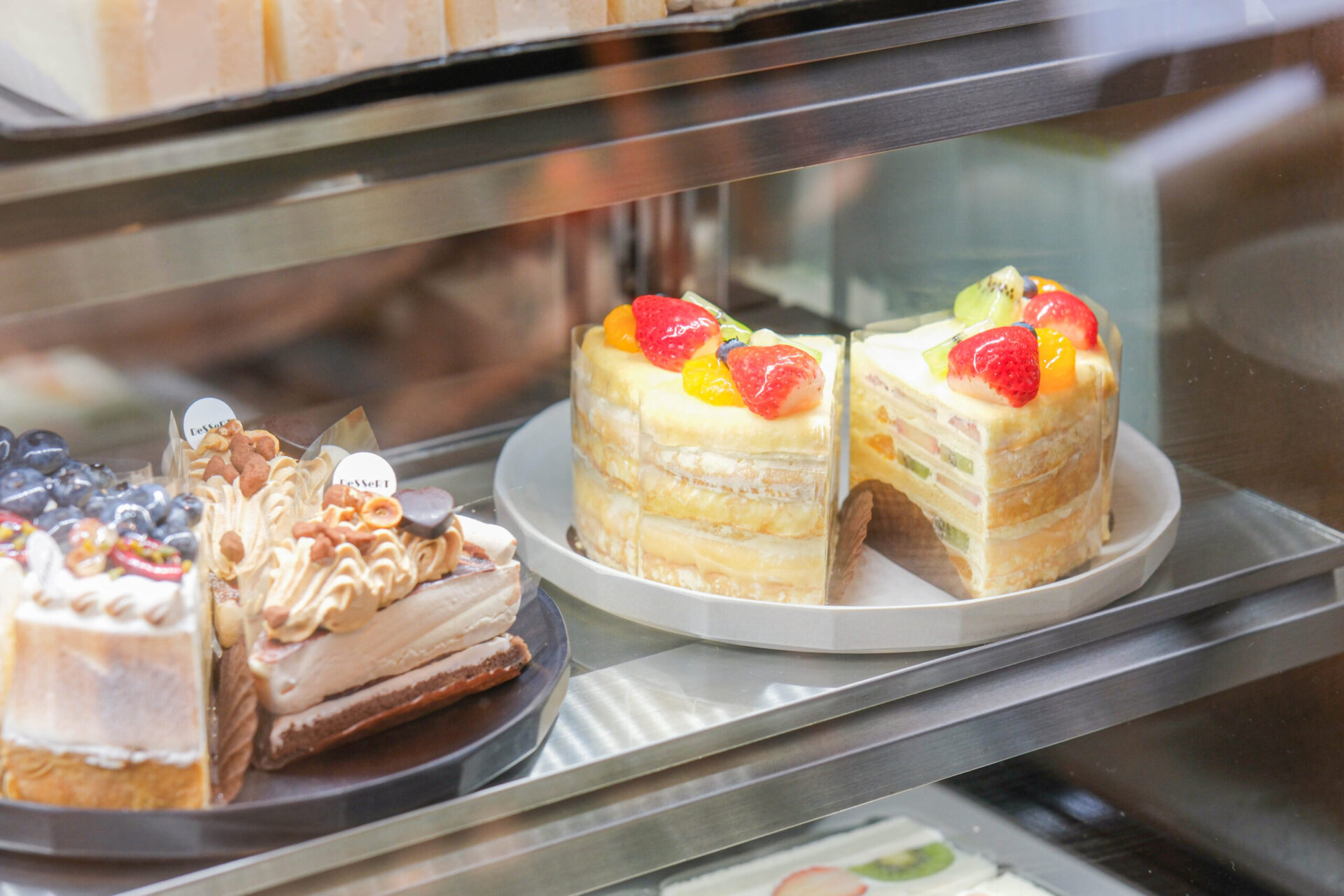 フルーツサンドとワッフルで話題の「DeSSeRT（デセール）」、子ども