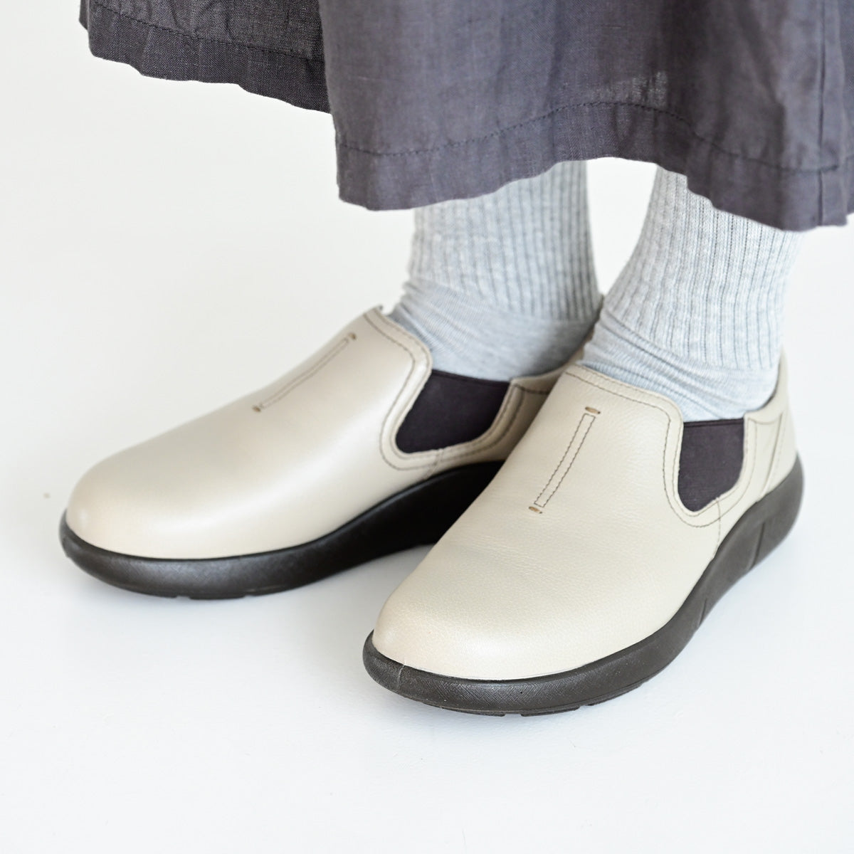 アキレス・ソルボ C 526 ウォームグレー｜牛革3Eスリッポン｜撥水