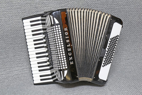 美品・良好】EXCELSIOR 272E アコーディオン 美品・良好】EXCELSIOR 272E アコーディオン - メルカリ