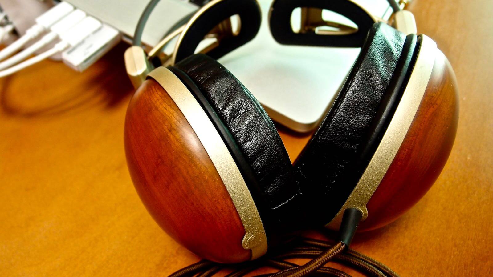 0078] 10年経っても色あせない… オーディオ テクニカ 木製ヘッドホン