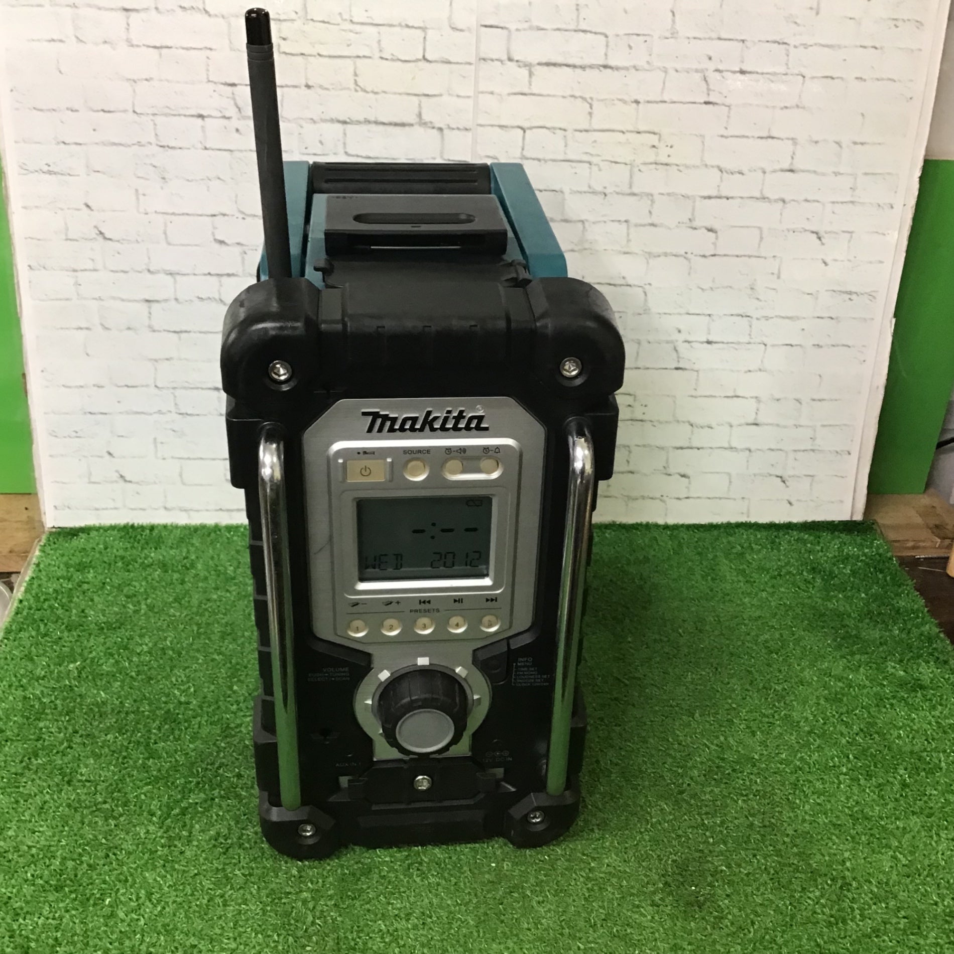 ○マキタ(makita) コードレスラジオ MR103【町田店】 – アクトツール