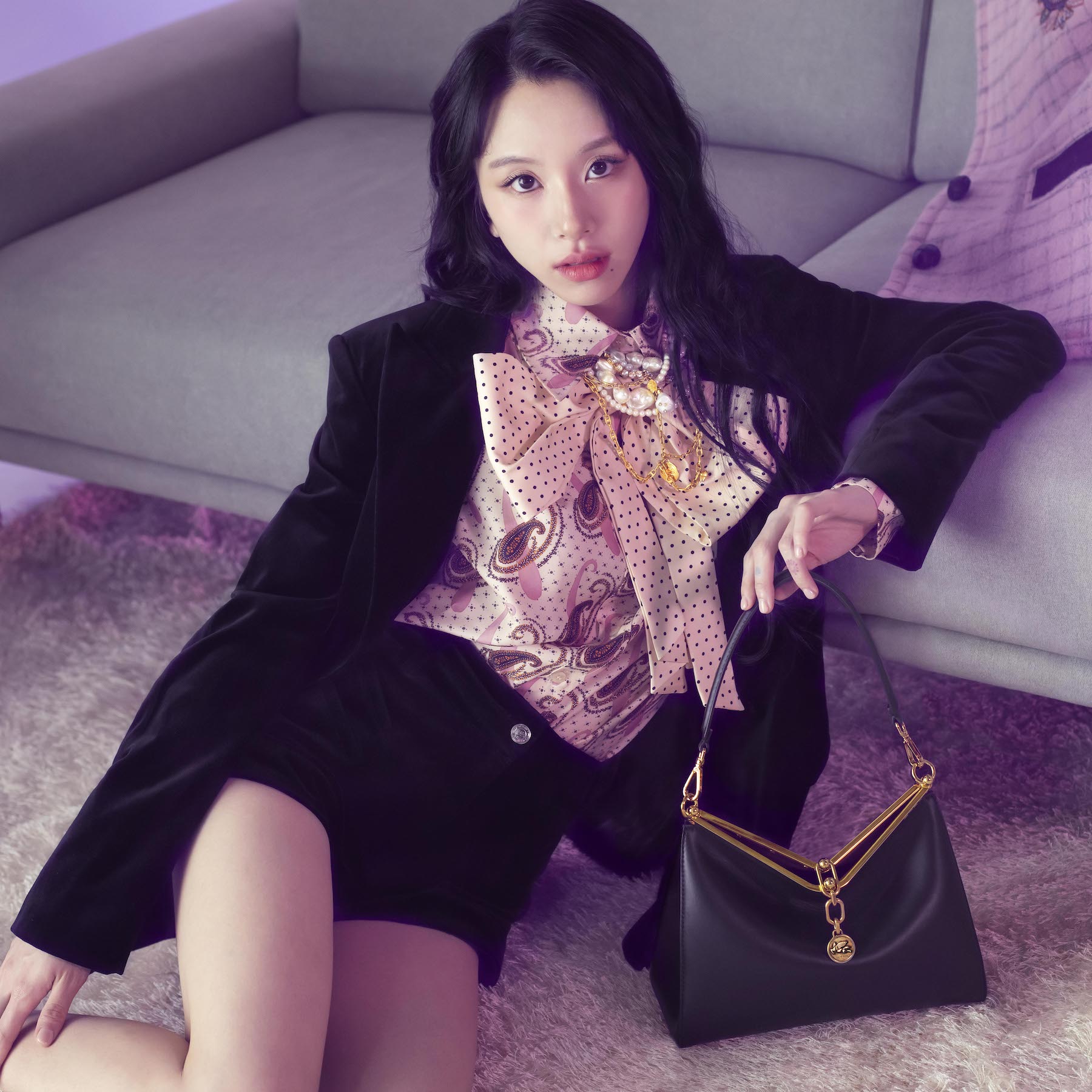 TWICE チェヨン、Etro新ビジュアルに幻想的な雰囲気で登場！【着用