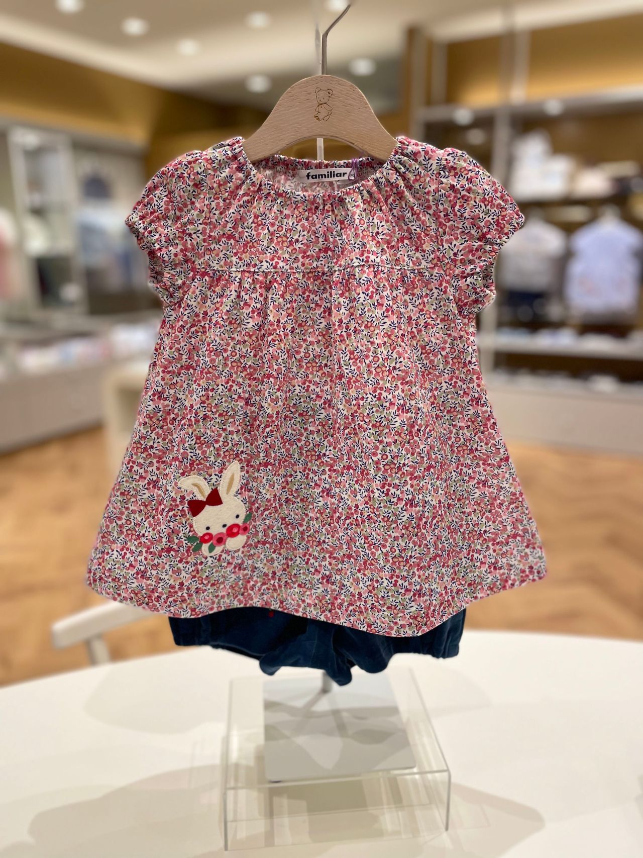 ファミリア リバティ花柄ロンパース 80 完売品 ファミリア リバティ花