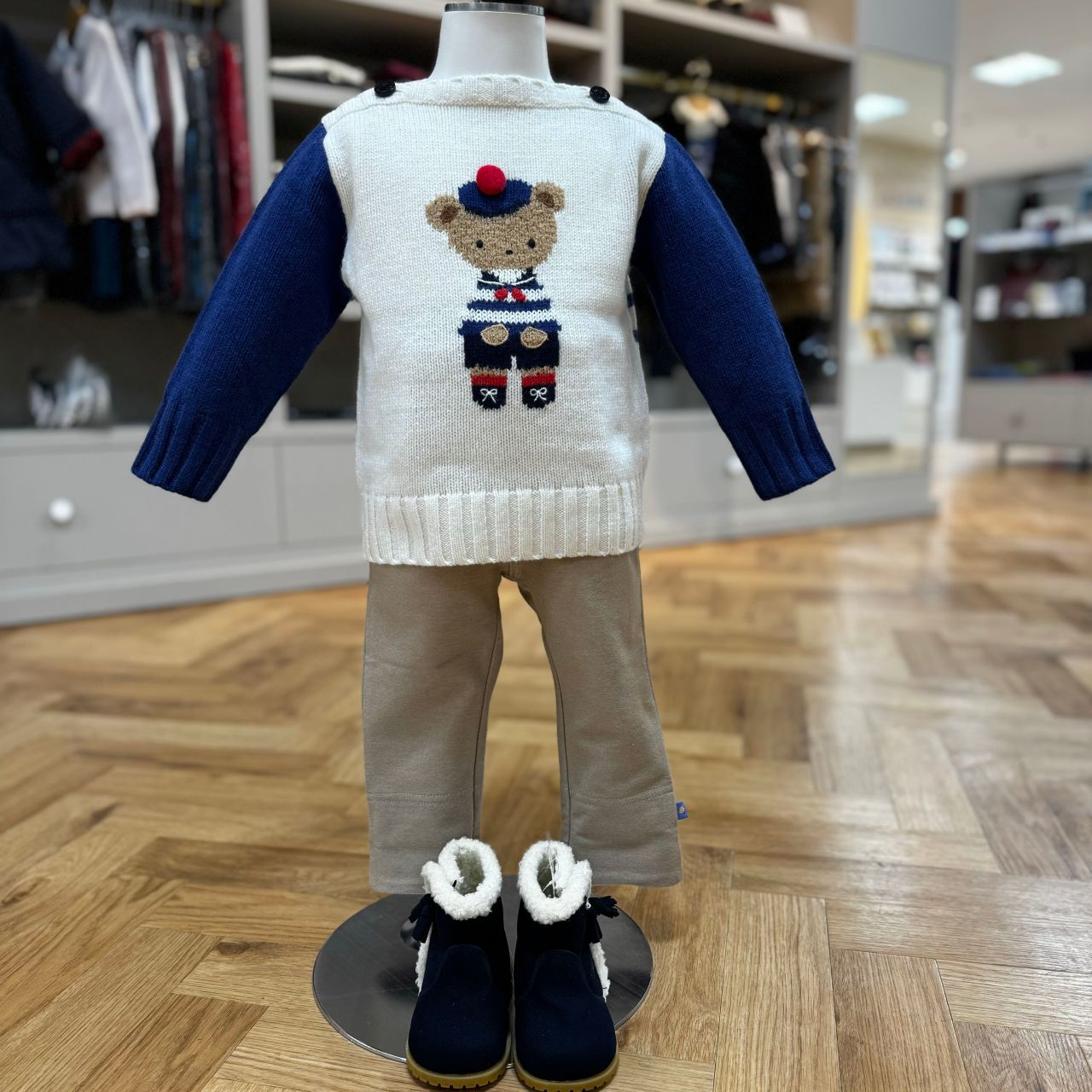 お出かけ着にファミリアの新商品はいかがですか？｜ファミリア京都髙