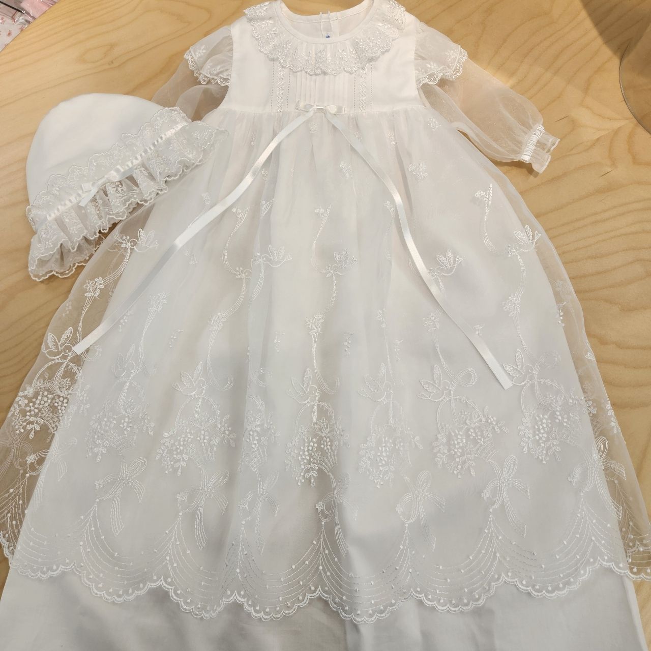 なにものにも染まらない様に” ベビードレスのご紹介｜ファミリア近鉄