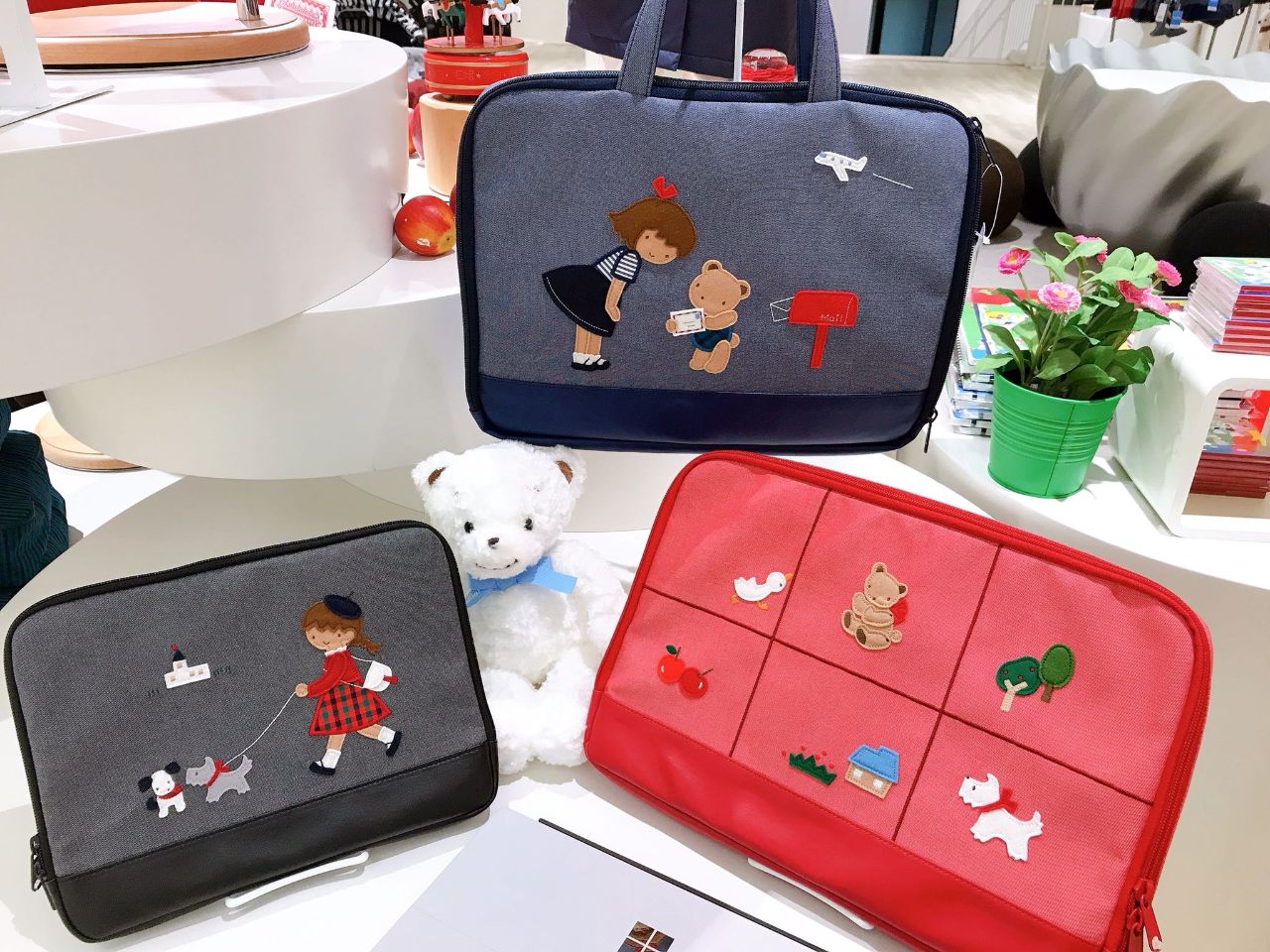 神戸本店】カスタマイズPCケース・タブレットケースのサンプル展示中