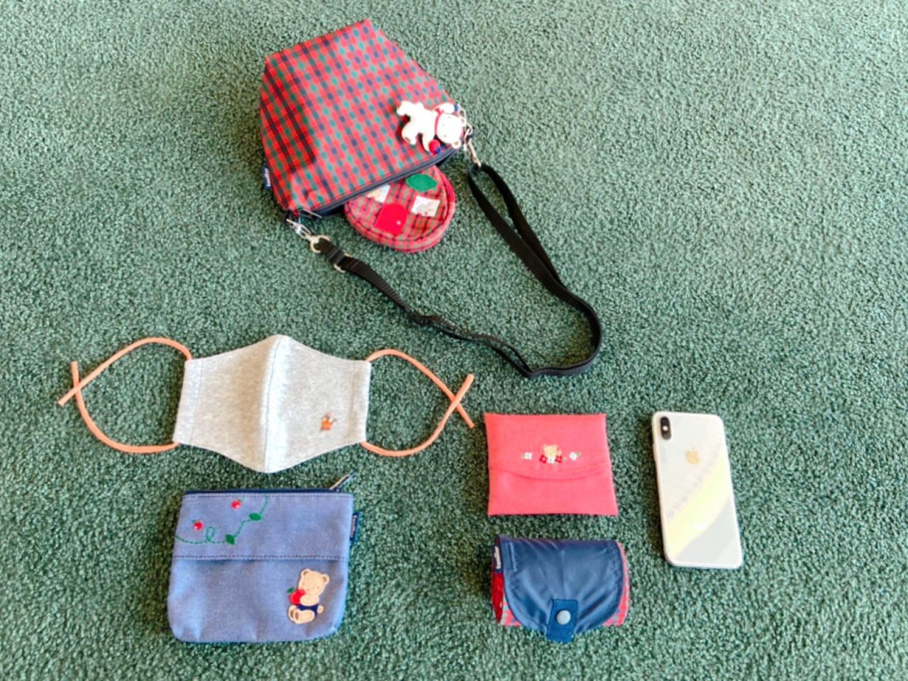 ファミリア ポシェット ショルダーバッグ 赤チェック XF ふるさと納税