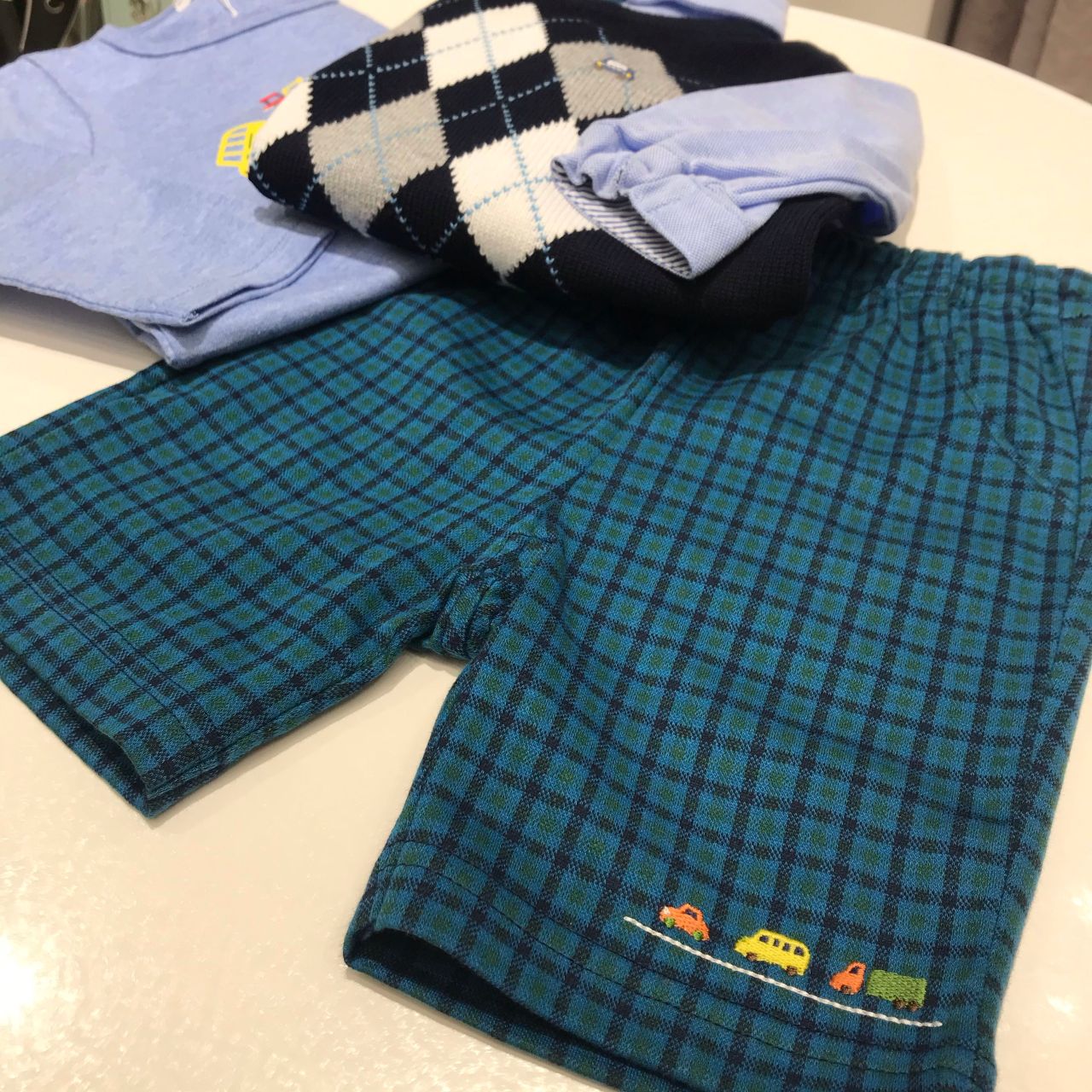 ファミリア 新品ピアノ鍵盤Tシャツ 緑系チェックハーフパンツ 120cm